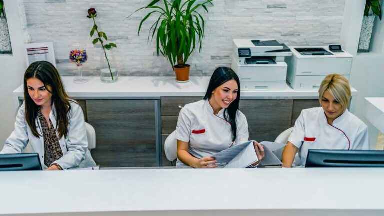 Uniforme Recepcionista Clínica